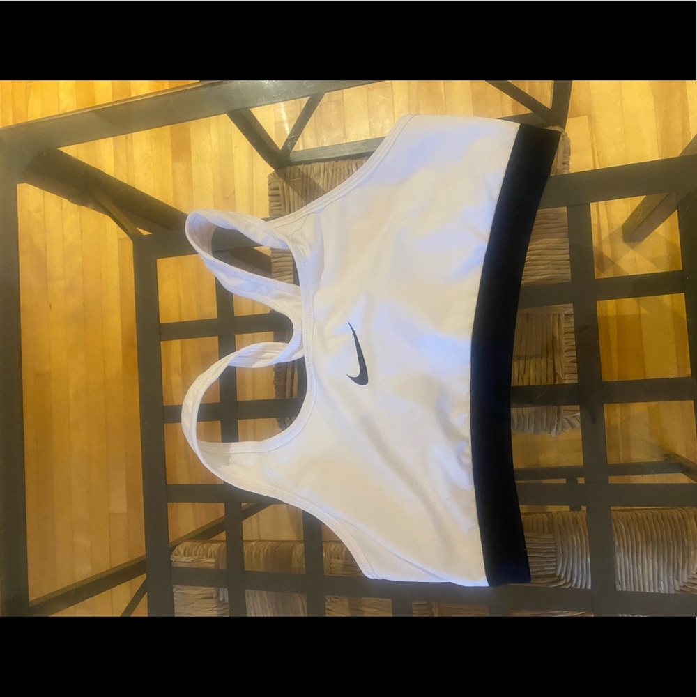 NWOT Nike pro sports bra